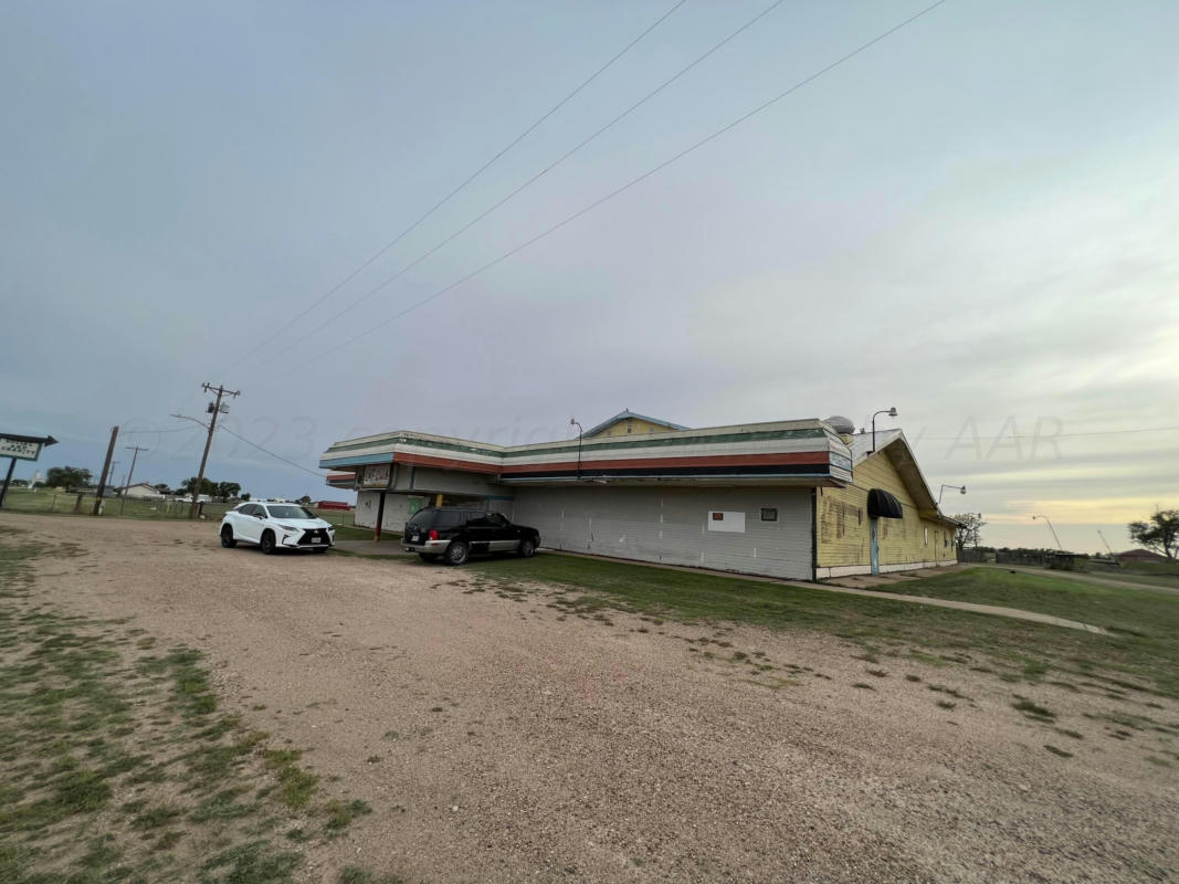 3601 N COLUMBIA ST, PLAINVIEW, TX 79072, photo 1 of 46