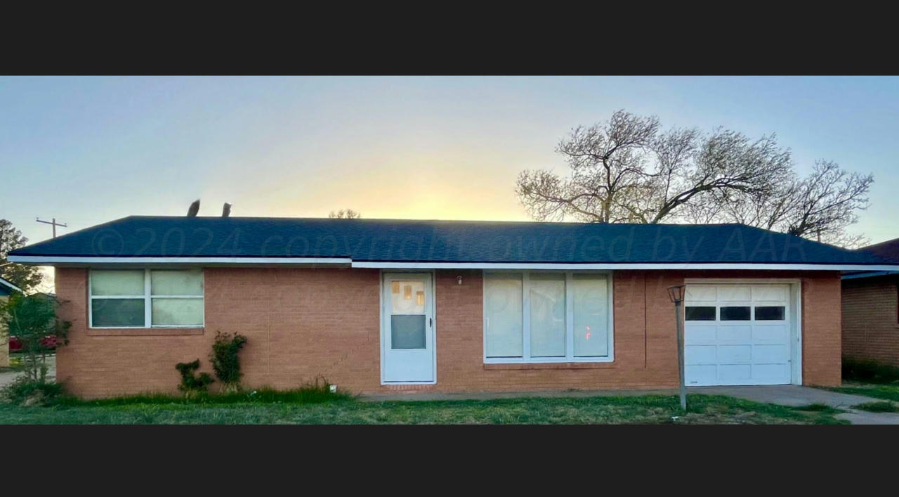 319 AVENUE K, HEREFORD, TX 79045, photo 1 of 20