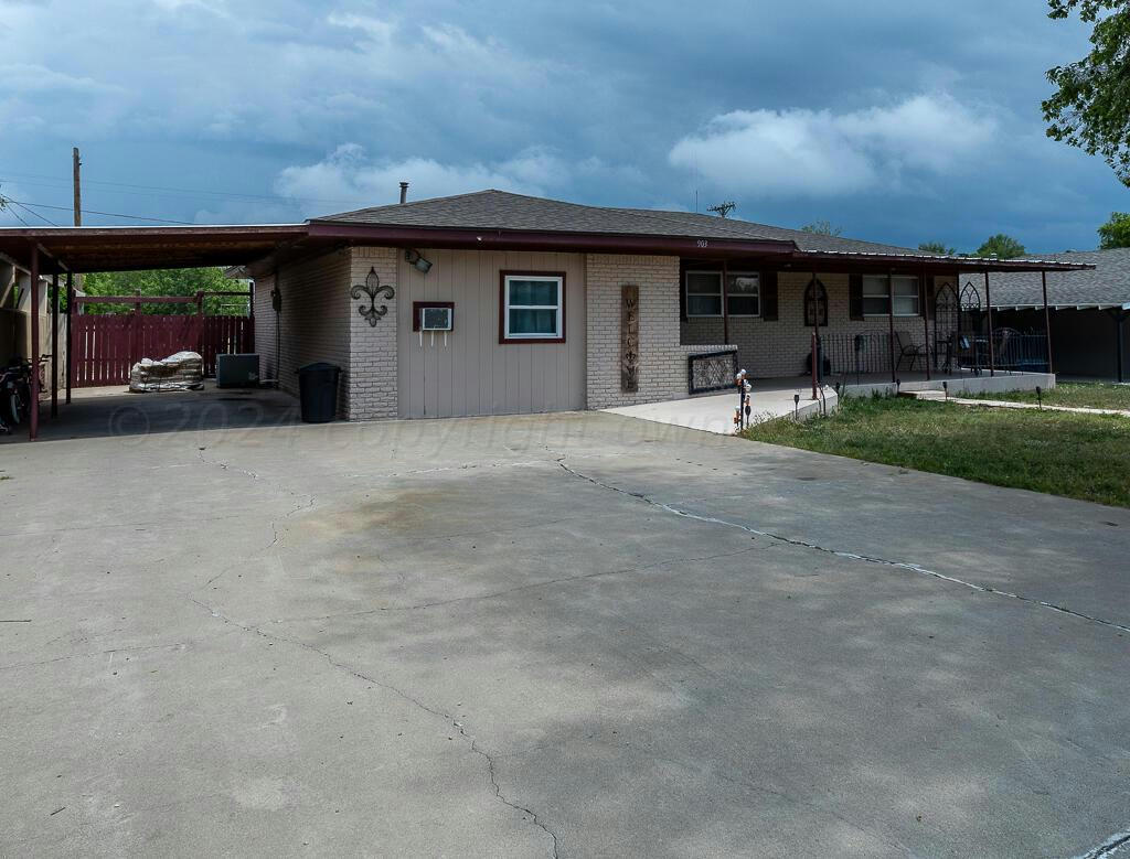 903 CLUCK AVE, GRUVER, TX 79040, photo 1 of 21