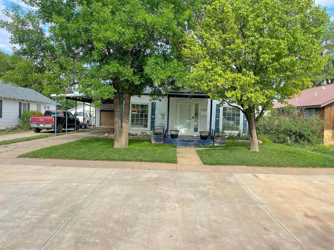 709 S AMHERST ST, PERRYTON, TX 79070, photo 1 of 16