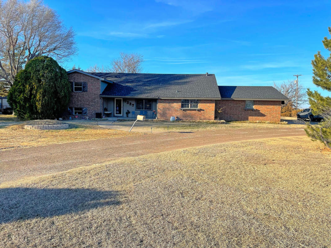 527 SE 24TH AVE, PERRYTON, TX 79070, photo 1 of 41