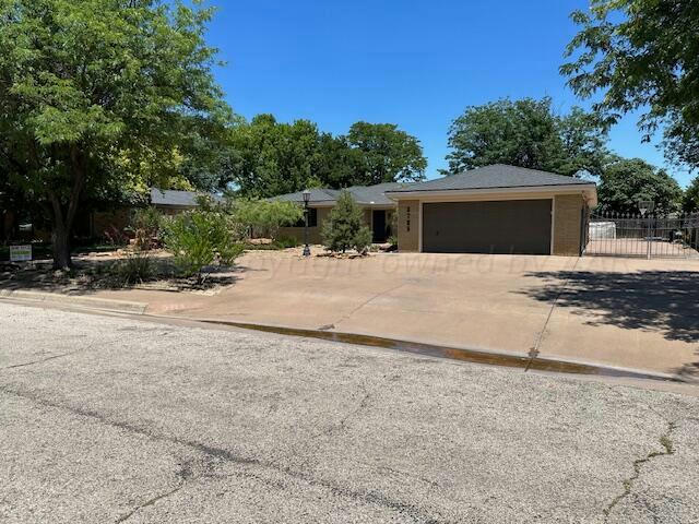 3725 LANGTRY DR, AMARILLO, TX 79109, photo 1 of 34