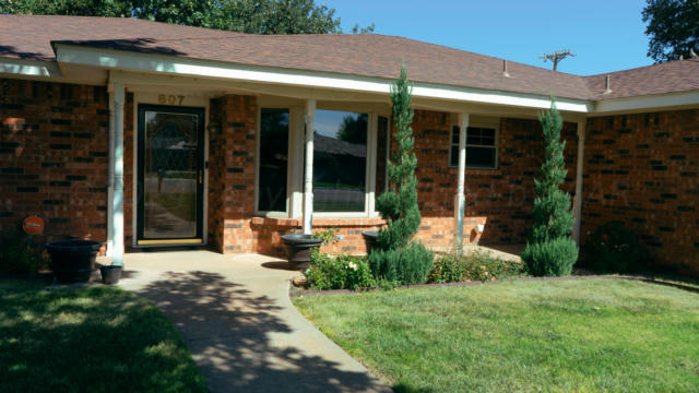 807 ARRAH AVE, FRIONA, TX 79035 - Image 1